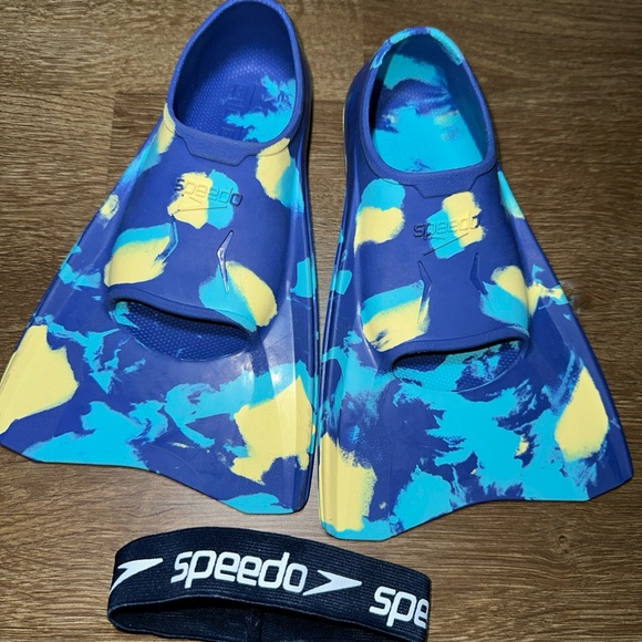 Speedo Other - Speedo Kids Swim Fin Multi Blue Marble Sz Small‎ (9-10) New
